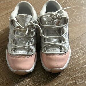 Jordan Kids Sneakers in Pink and White